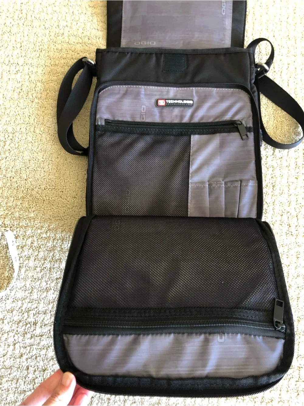 OGIO Technologio Compact Laptop Notebook Messenger Bag